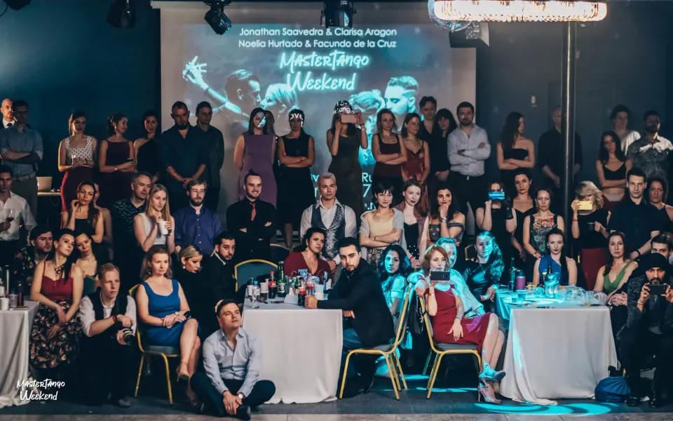 Участники международного танго-фестиваля на общей фотографии