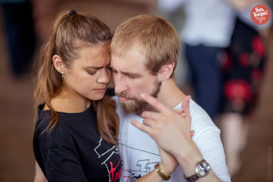 Внимательный разбор контакта и привычек пары